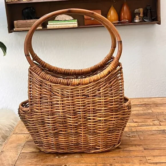 Large Vintage Wicker Basket with Wooden Handles Home Decor - Picture 3 of 12